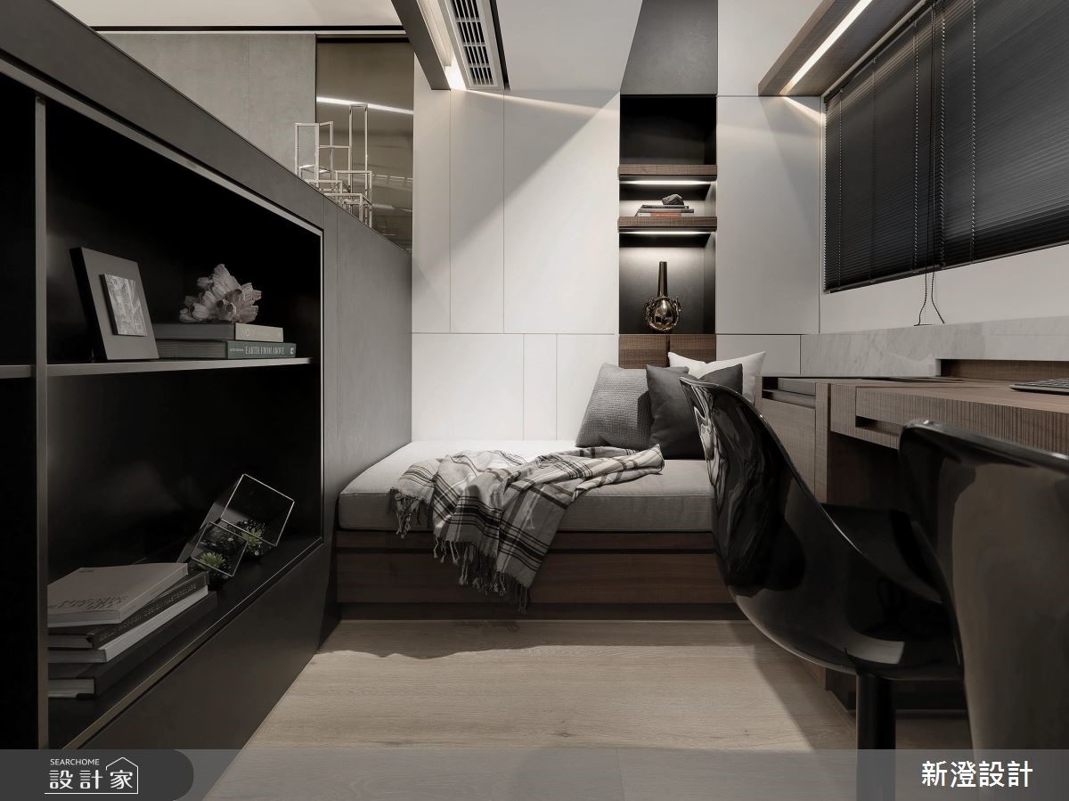 起家厝雖蘊藏著家人間的笑語，但已屆老屋年齡，有著格